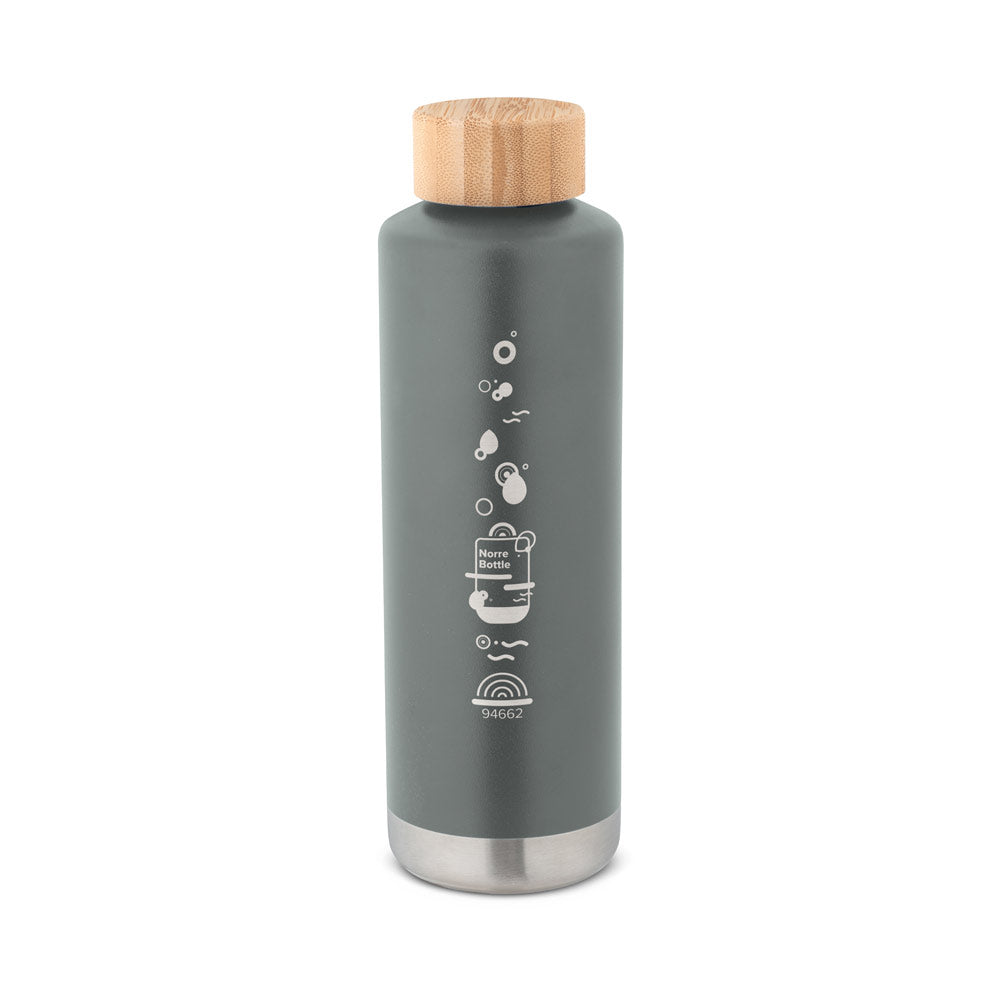 NORRE BOTTLE. Garrafa em aço inoxidável (36% reciclado) com parede dupla isolada a vácuo 640 mL