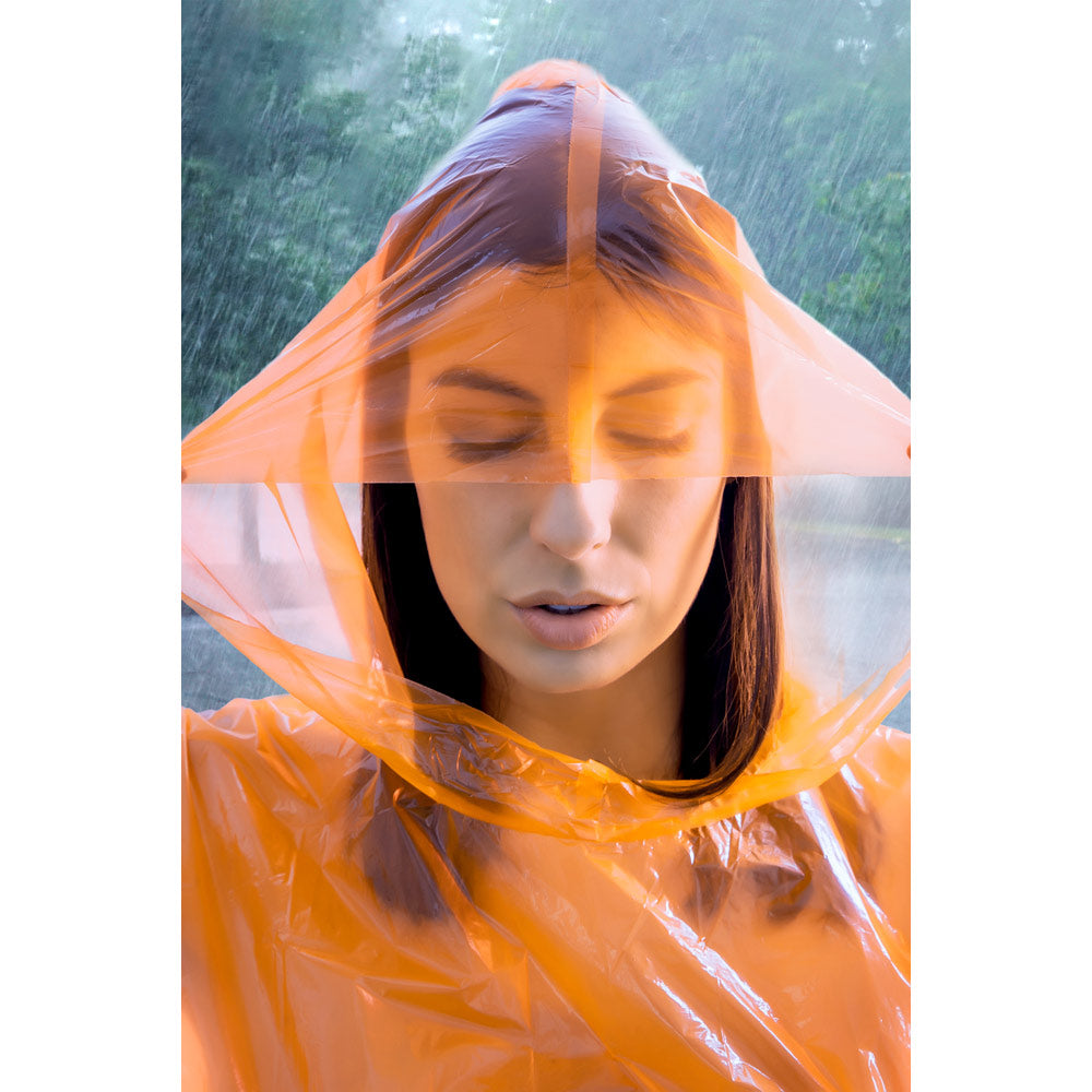 SANDRA. Poncho impermeável