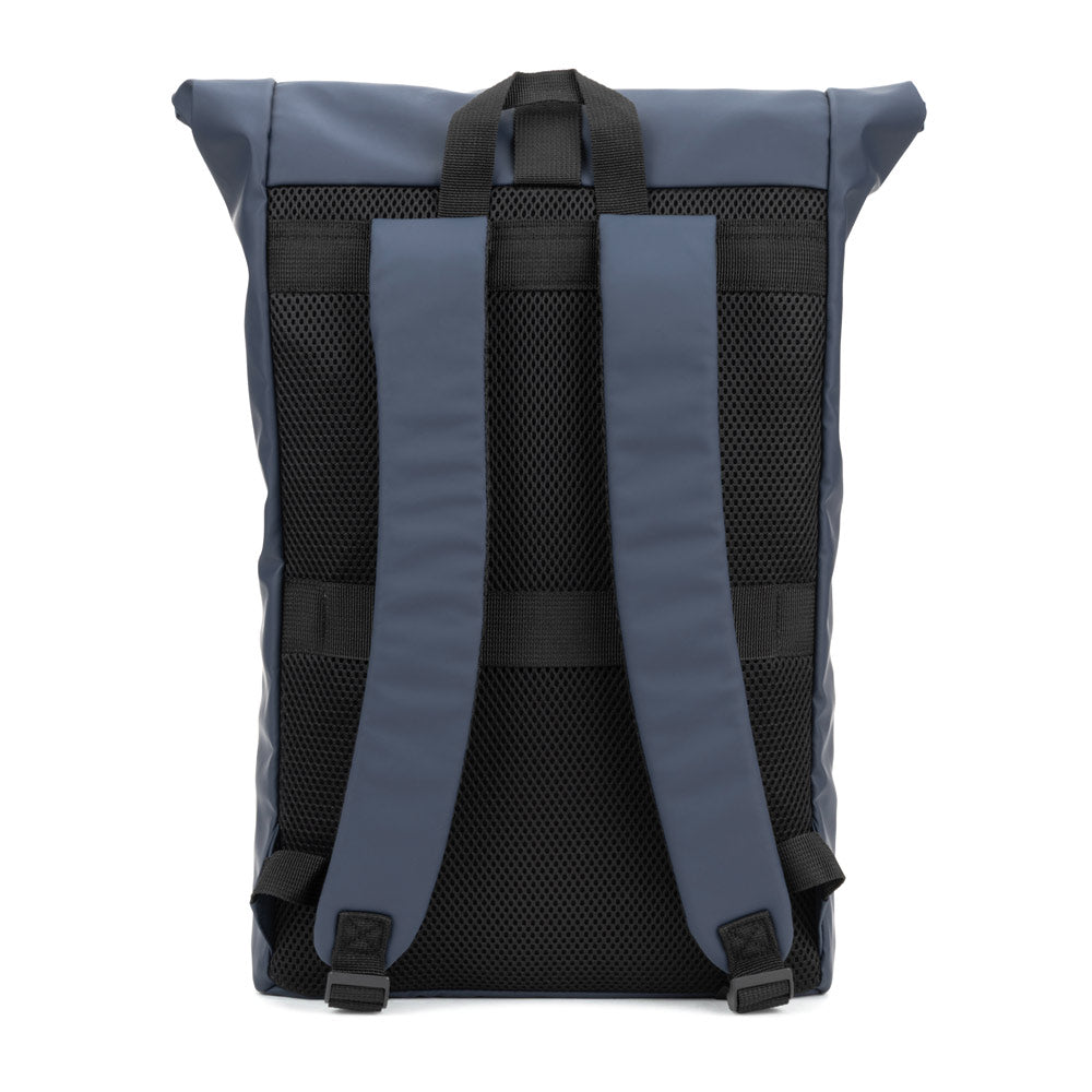 PORTLAND. A mochila "roll top" em PU com bolso para computador portátil 16"