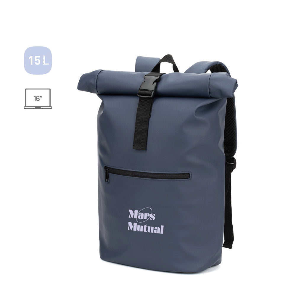 PORTLAND. A mochila "roll top" em PU com bolso para computador portátil 16"