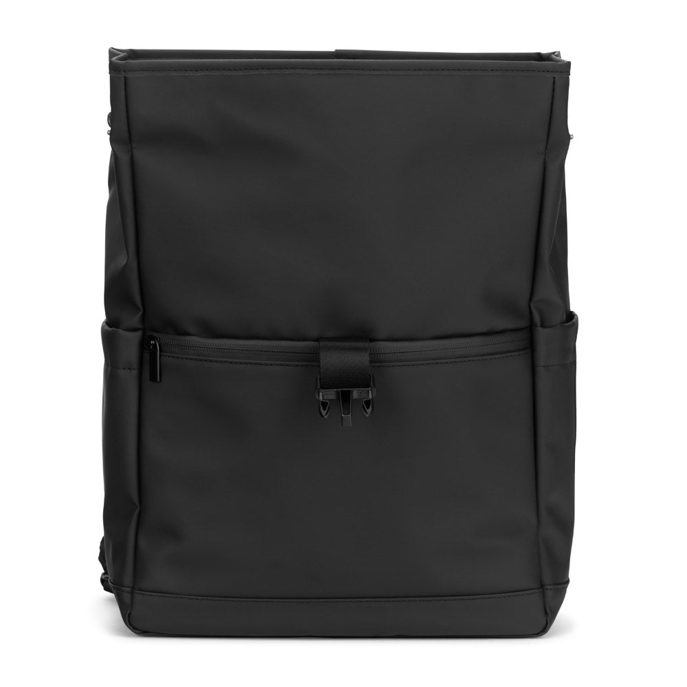 AZORES BAG. Mochila para computador portátil (16") em PU, com pala que cobre todos os compartimentos