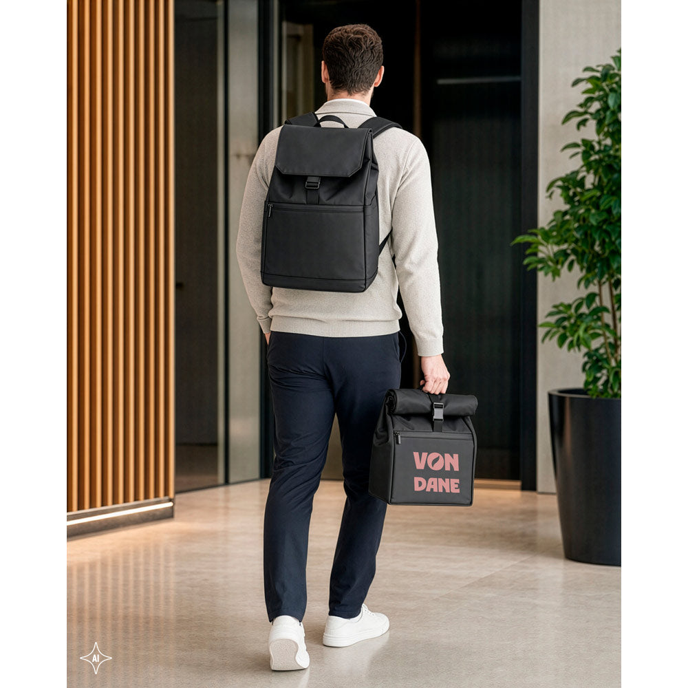 AZORES BAG. Mochila para computador portátil (16") em PU, com pala que cobre todos os compartimentos