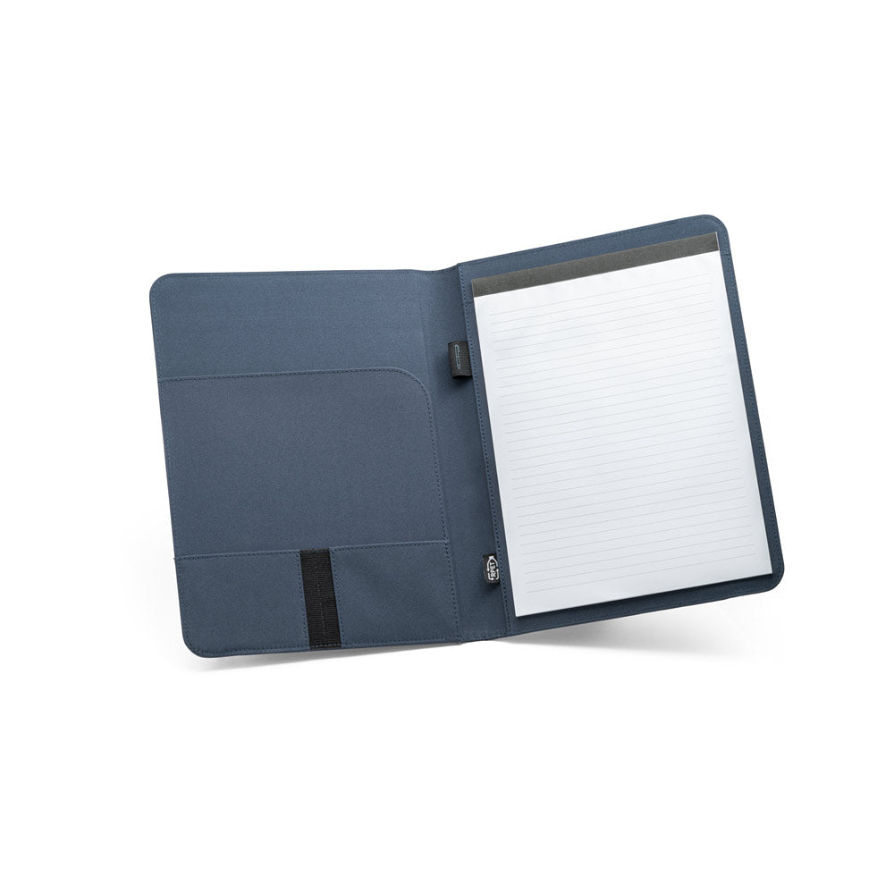 EMERGE FOLDER II. Pasta A4 em poliéster reciclado (100% rPET) 300D com elástico para fecho