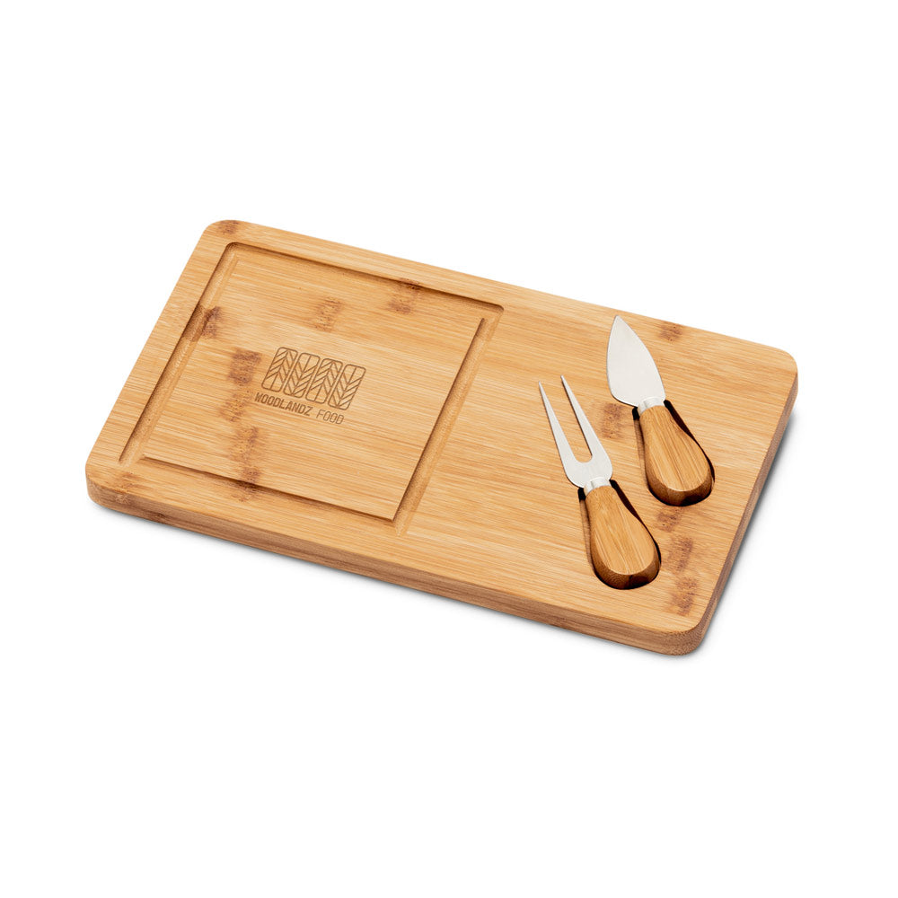 WOODS. Tábua de queijos em bambu com 2 utensílios em bambu e aço inoxidável