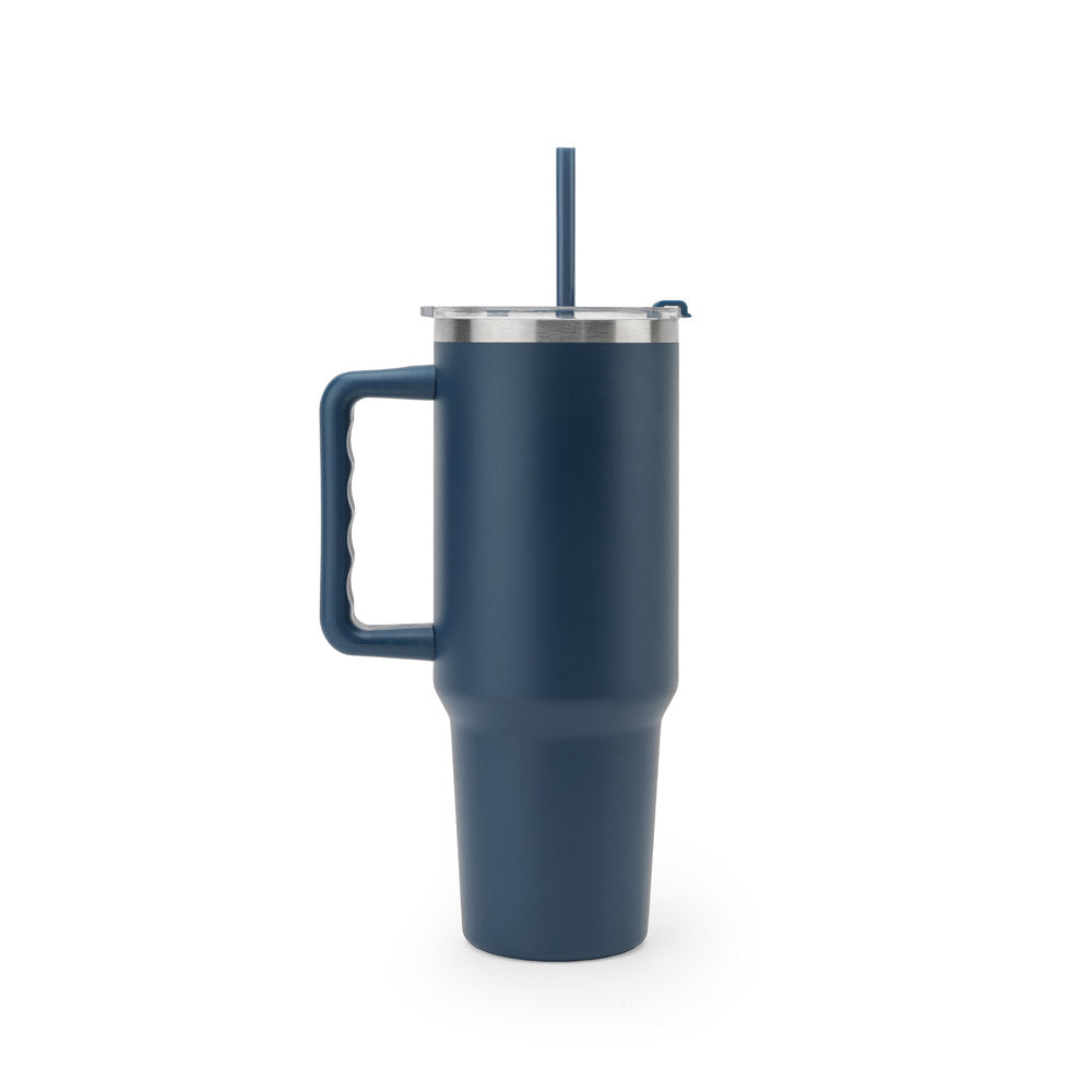 JOYNER XL. Copo de viagem de grande dimensão em aço inoxidável (91% reciclado) com parede dupla isolada a vácuo e acabamento em mate 1300 mL