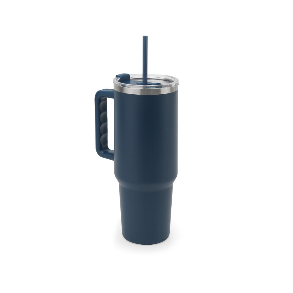 JOYNER XL. Copo de viagem de grande dimensão em aço inoxidável (91% reciclado) com parede dupla isolada a vácuo e acabamento em mate 1300 mL