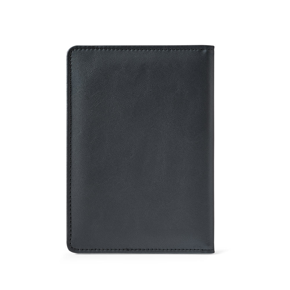 BRAM. Porta passaporte em PU com elástico para fecho e diversos bolsos