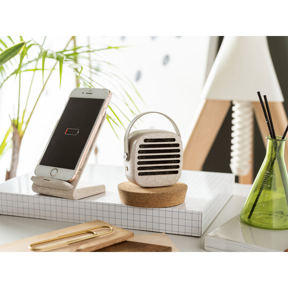 ENGLERT. Suporte para smartphone com carregador wireless super rápido 10W em ABS reciclado (70% rABS) e fibra de palha de trigo